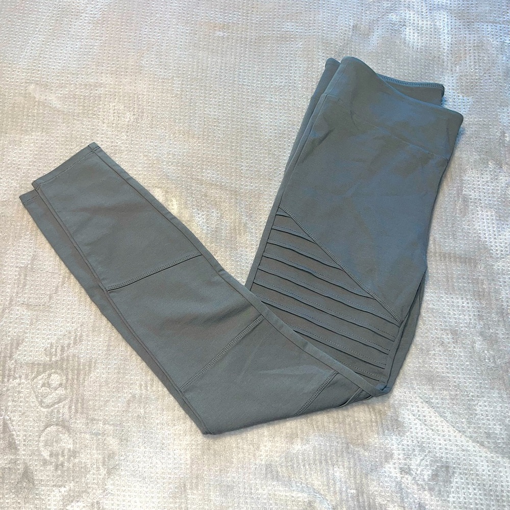 LUXE by LuLaRoe Moto Leggings - Size Large